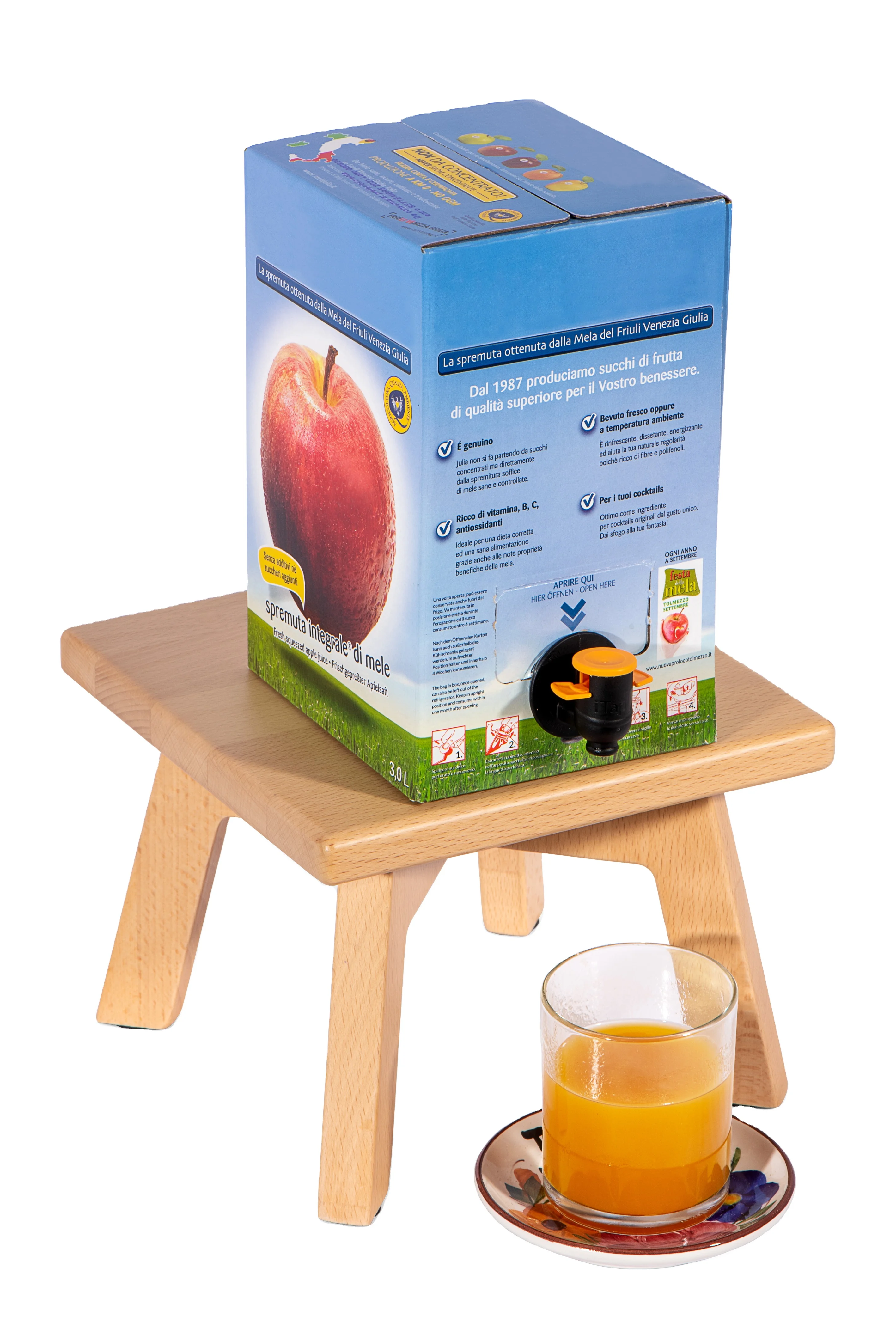 SMALL FOLDING WOODEN STOOL