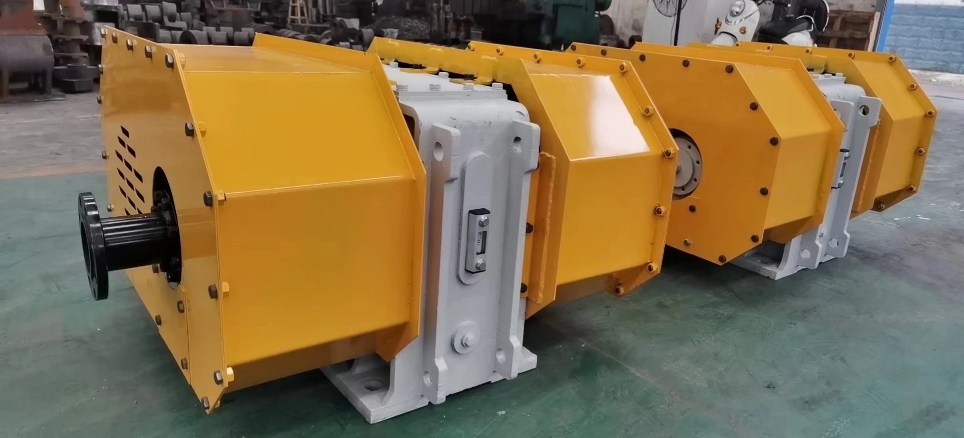2024 New Box Exciter Vibrating Screen Chinese Source Manufacturer Low Price Strong Vibration Force Stable Mining Bearing