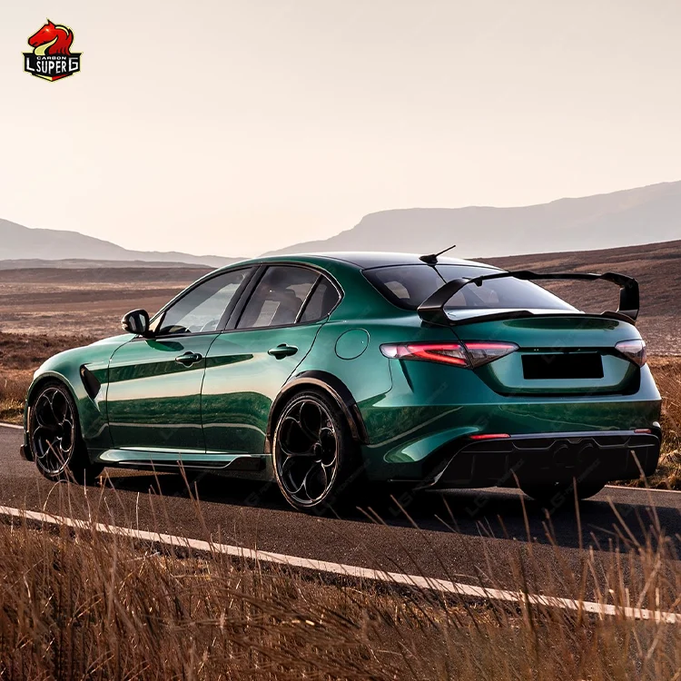 G style Half Carbon Fiber body kit For Alfa Romeo Giulia Front bumper Rear bumper Rear Diffuser Spoiler
