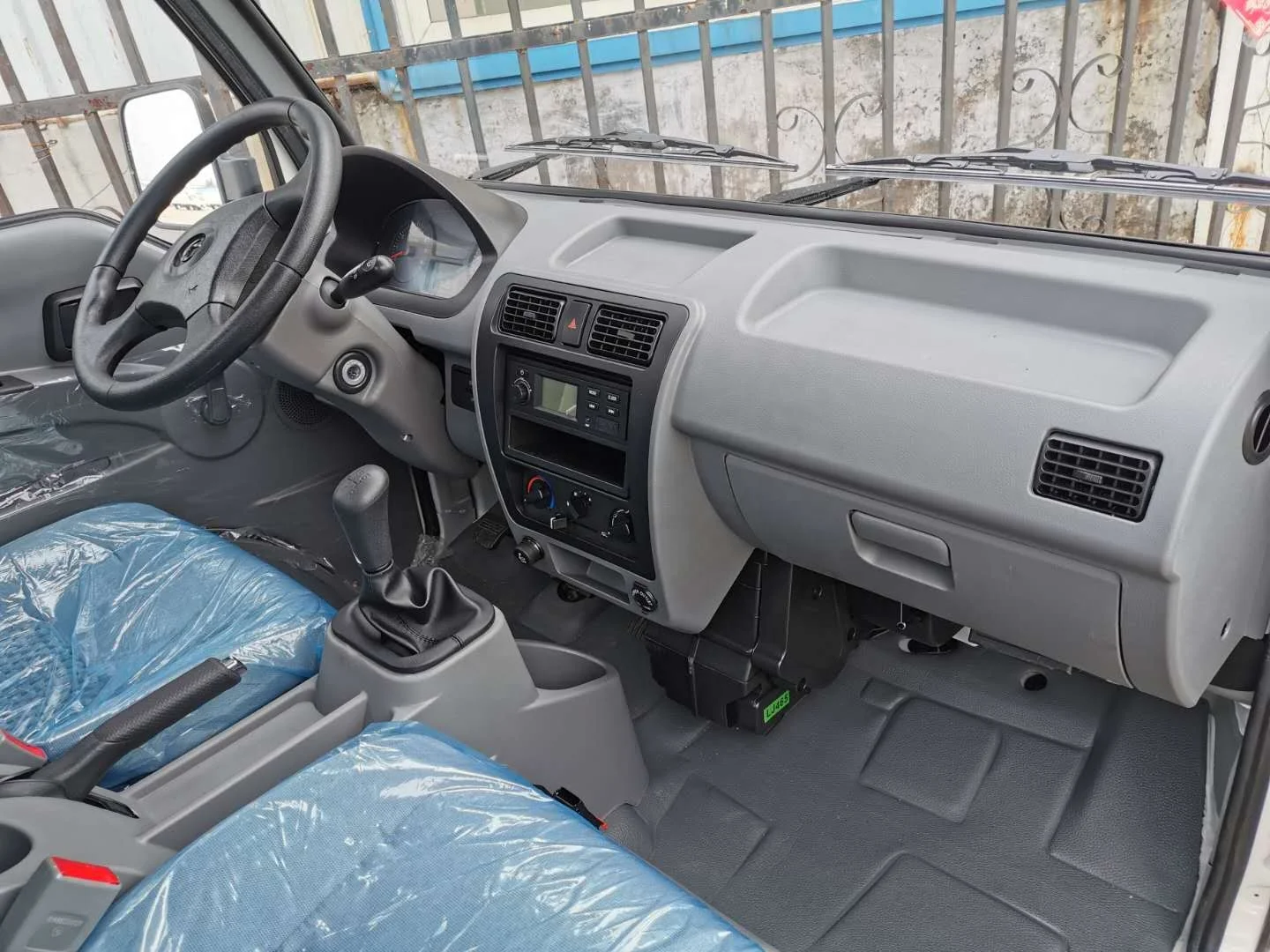 FOTON Forland 1ton gasoline mini truck with 1051cc engine and singe rear tire