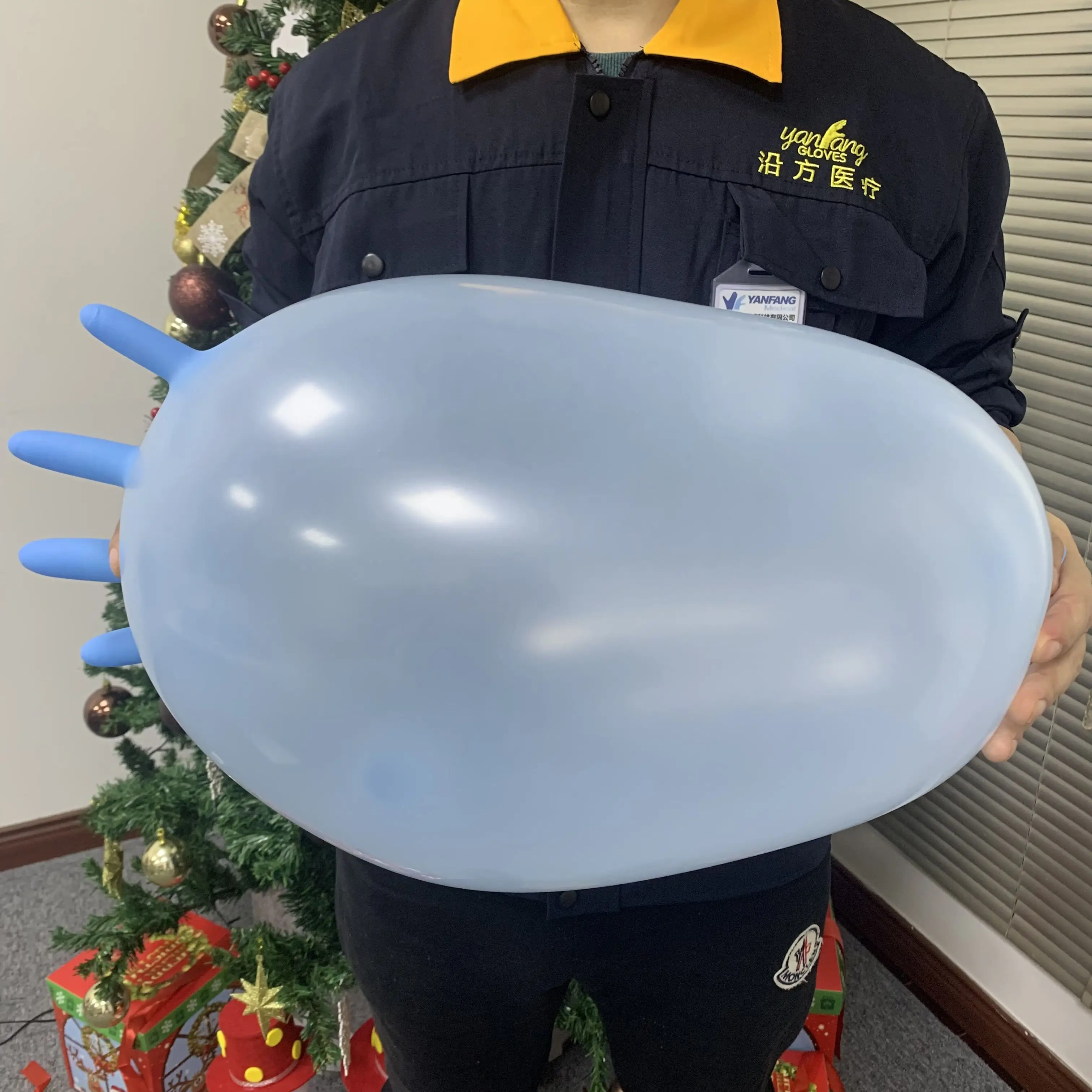 Non-Sterile Powder Free Latex Medical Box 100 Safetouch Nitrile Exam Gloves