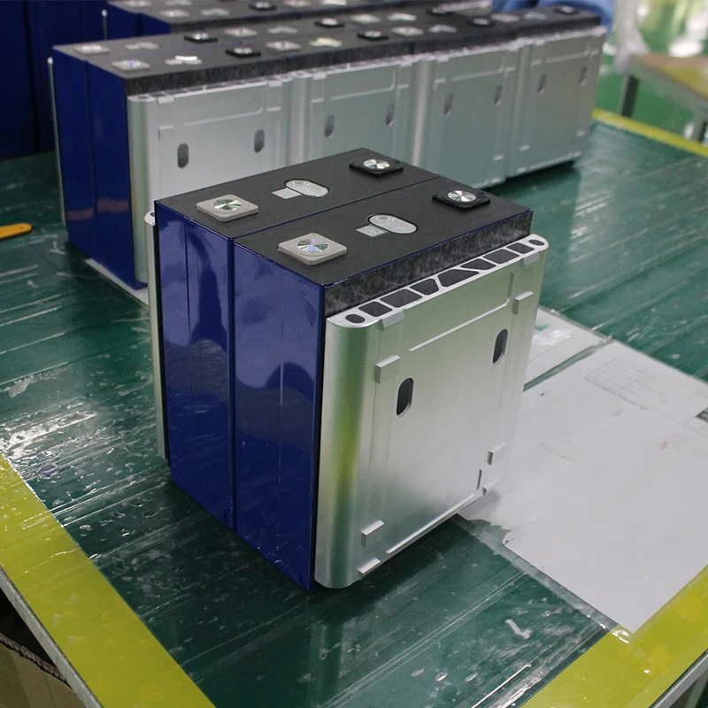 Customize Industrial And Commercial Energy Storage Solar Hybrid Inverters 200KW 373KWh Liquid Cooled Outdoor Battery Cabinet