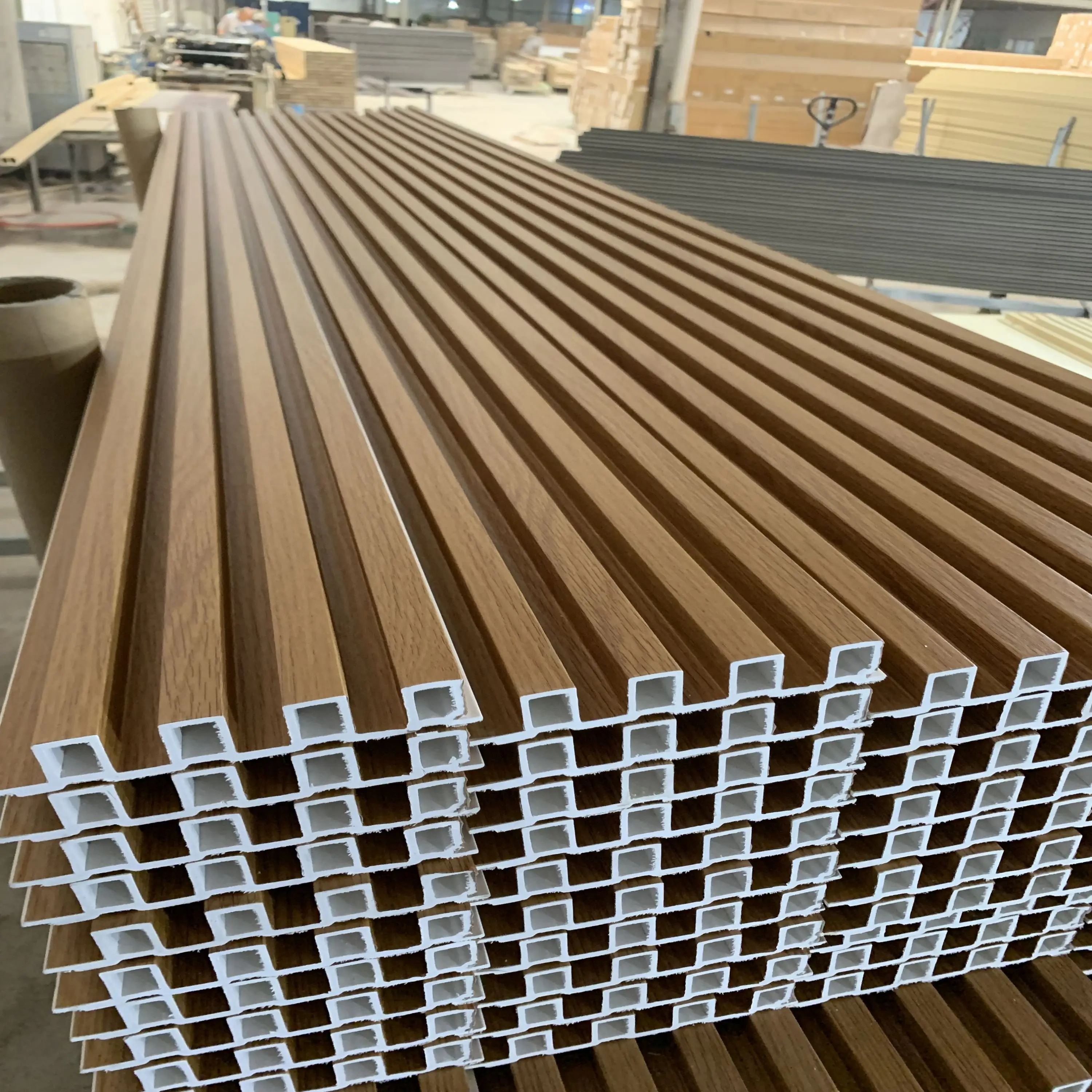 Panneau Mural Cannele WPC LAMBRI REVESTIMIENTO MUROS CELOSiA MADERA Pvc Slatted Fluted Wall Panel Indoor Decor