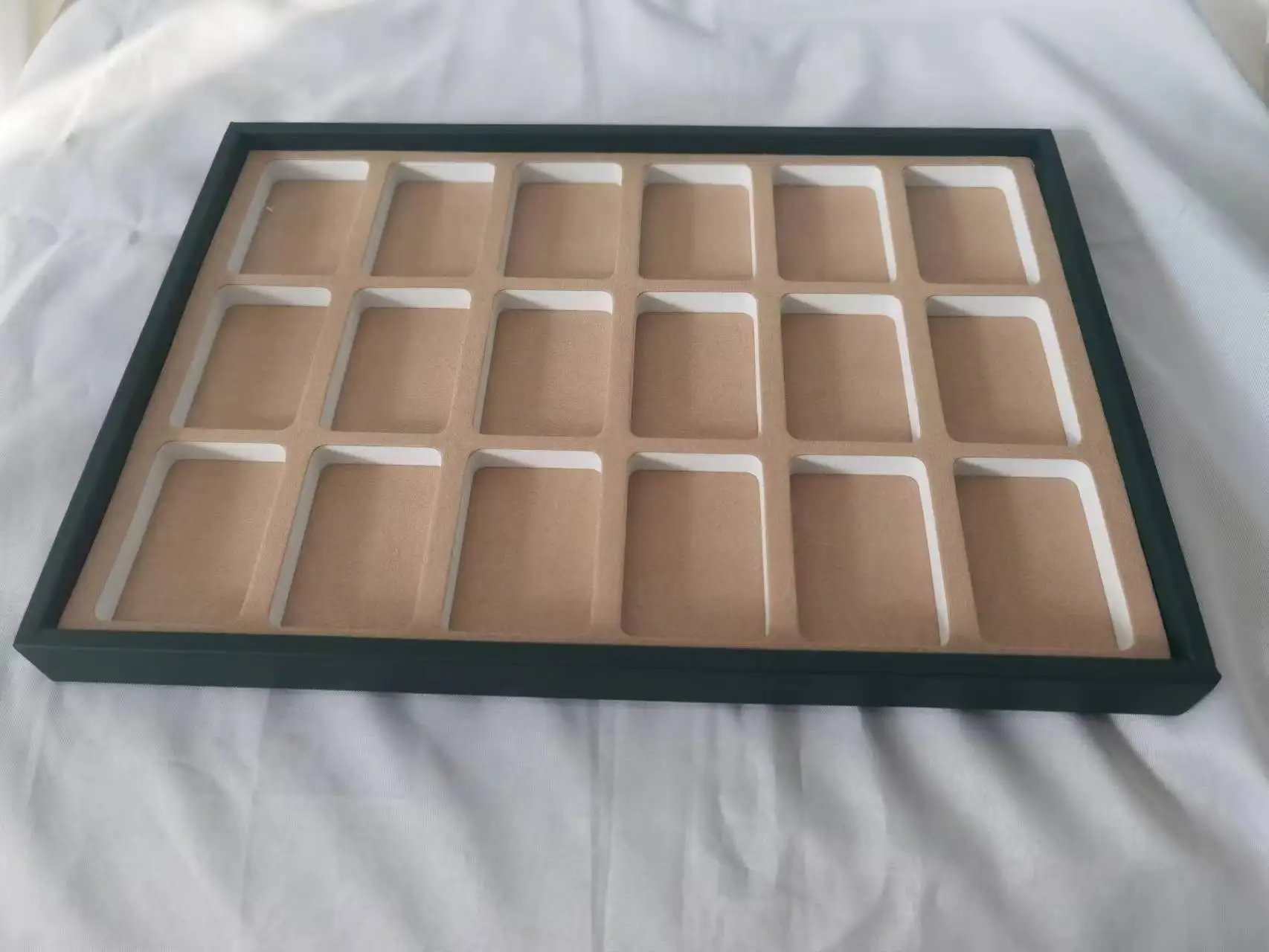 High-End Temporary Jewelry Display Boxes Made Premium Peach Wood Necklaces Bracelets Anklets Other Jewelry Packaging Needs
