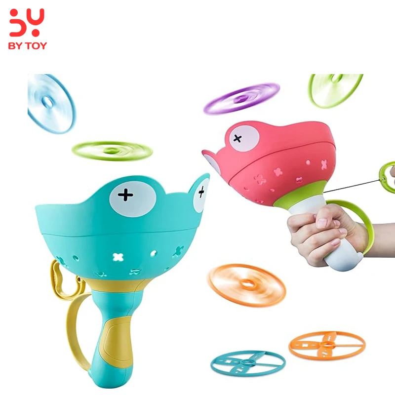 Wind-up Ejection Flying Saucer Toy Kids Outdoor Sport Flying Disc Toys Interactive Novelty UFO Launcher Toy