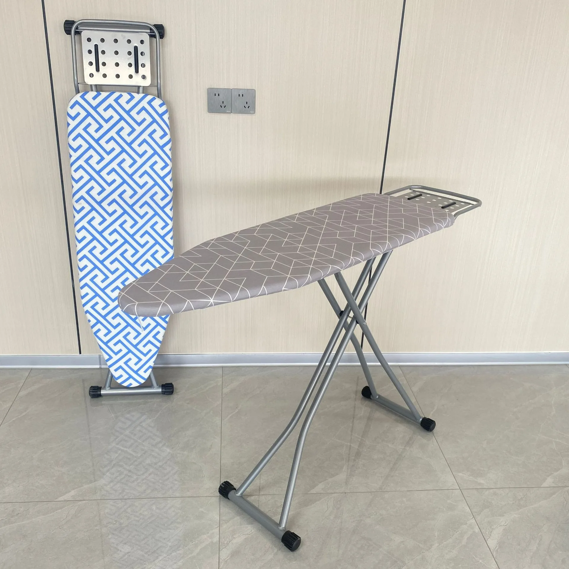 OEM Customized Wholesale Hotel Guest Room Steady Light Weight 4.5Kg Foldable Ironing Board Table With Iron Holder
