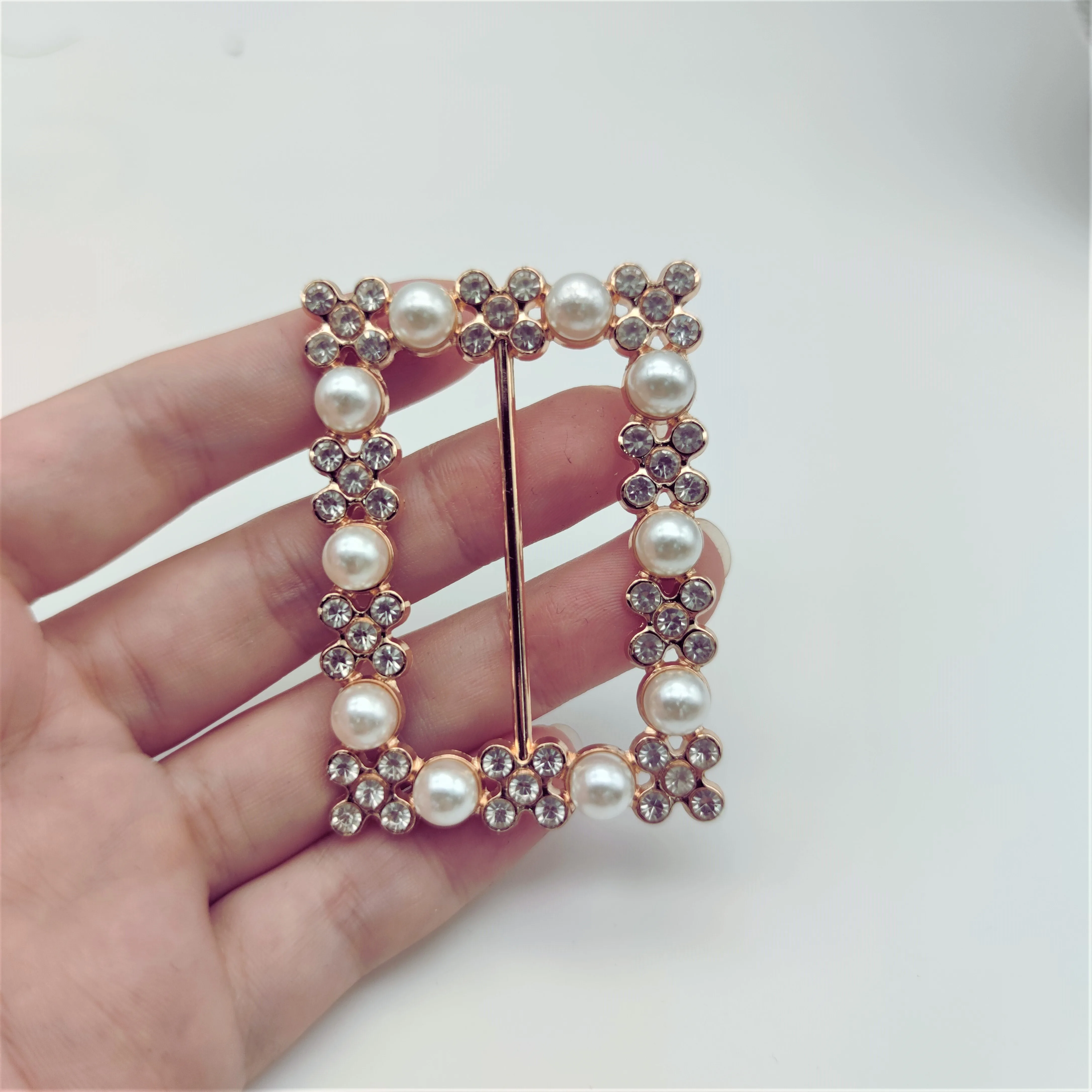 Silk Scarf Ring Clip T-shirt Tie Clips for Women Fashion Metal Round Circle Clip Rhinestone Buckle Clothing Ring Wrap Holder wit