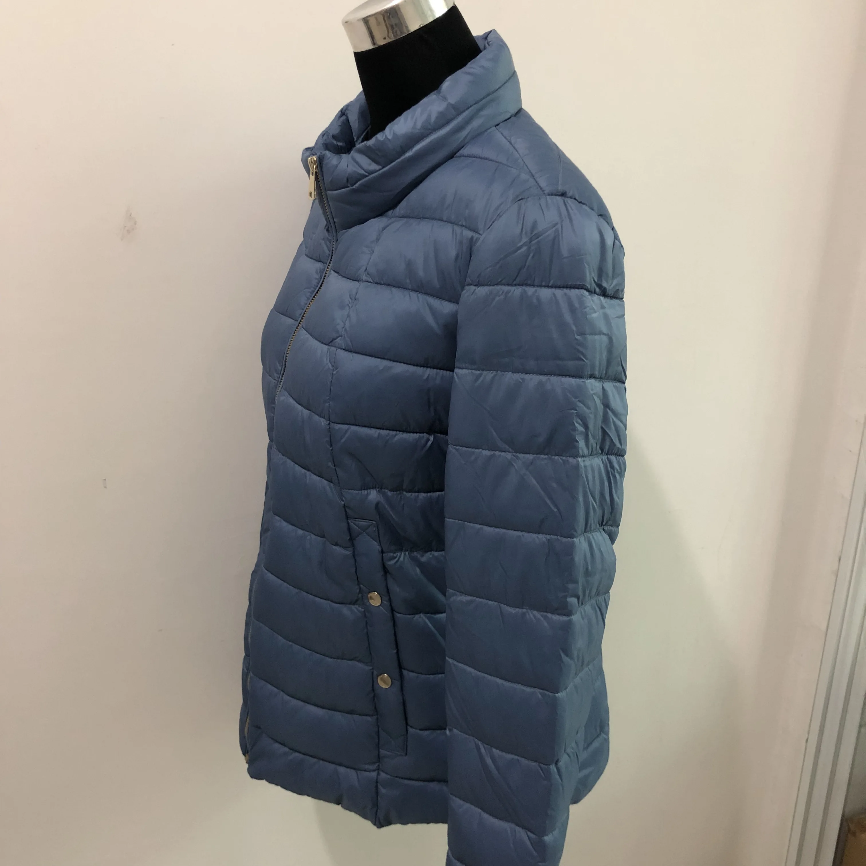 
Stock Customized Coat Manufacturer Clothes Cotton Blue Winter Cotton Padded Short Sports Coat Women 