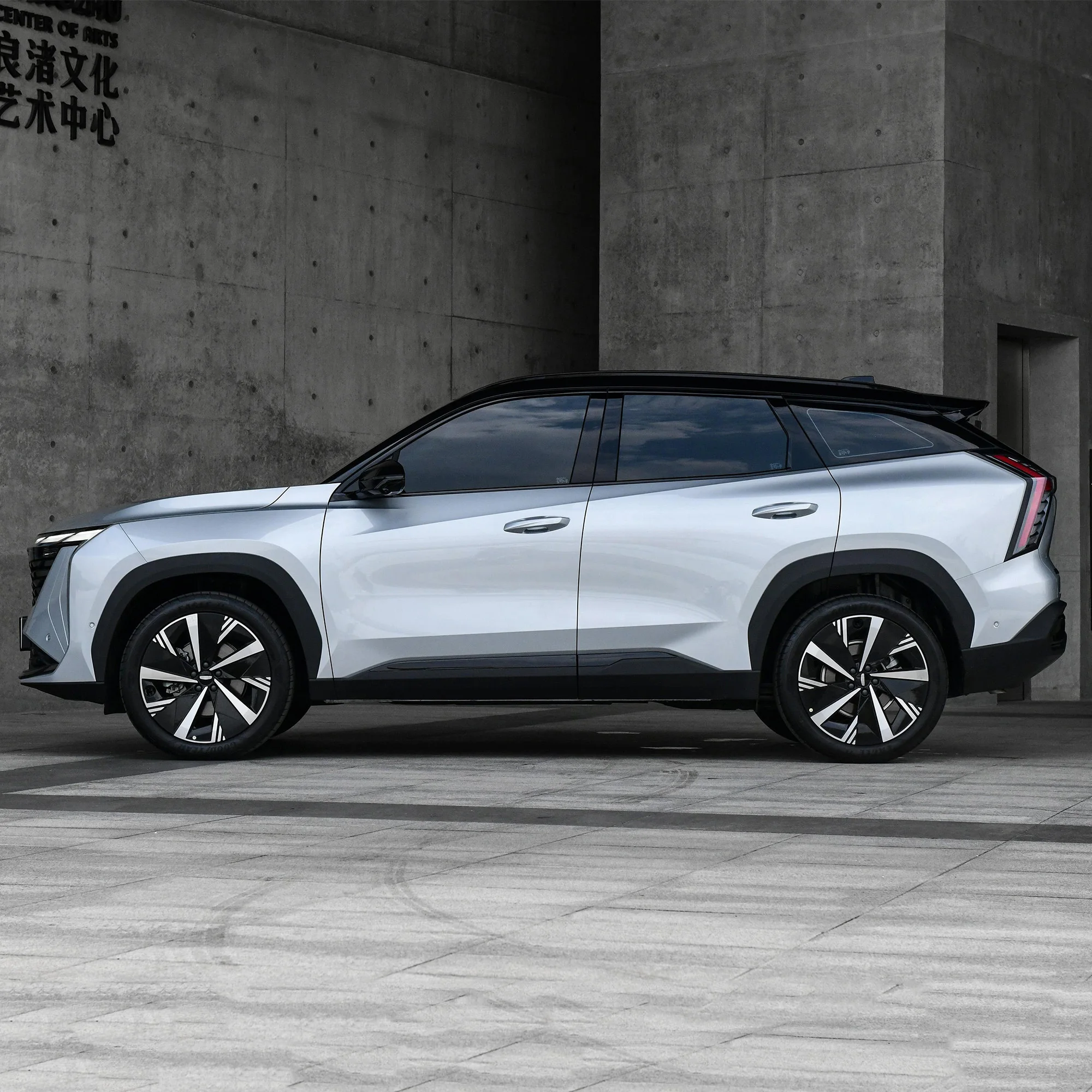 2023 Новый 5-местный большой внедорожник бензиновый Boyue L hybrid Geely для продажи