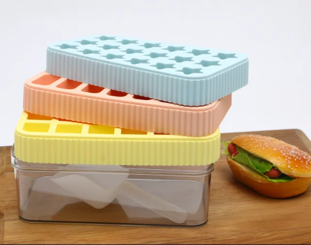New 2024 silicone Ice cube tray box with scoop 3 Layered ice cube tray with lid ice storage for Whiskey candy Puddy mold