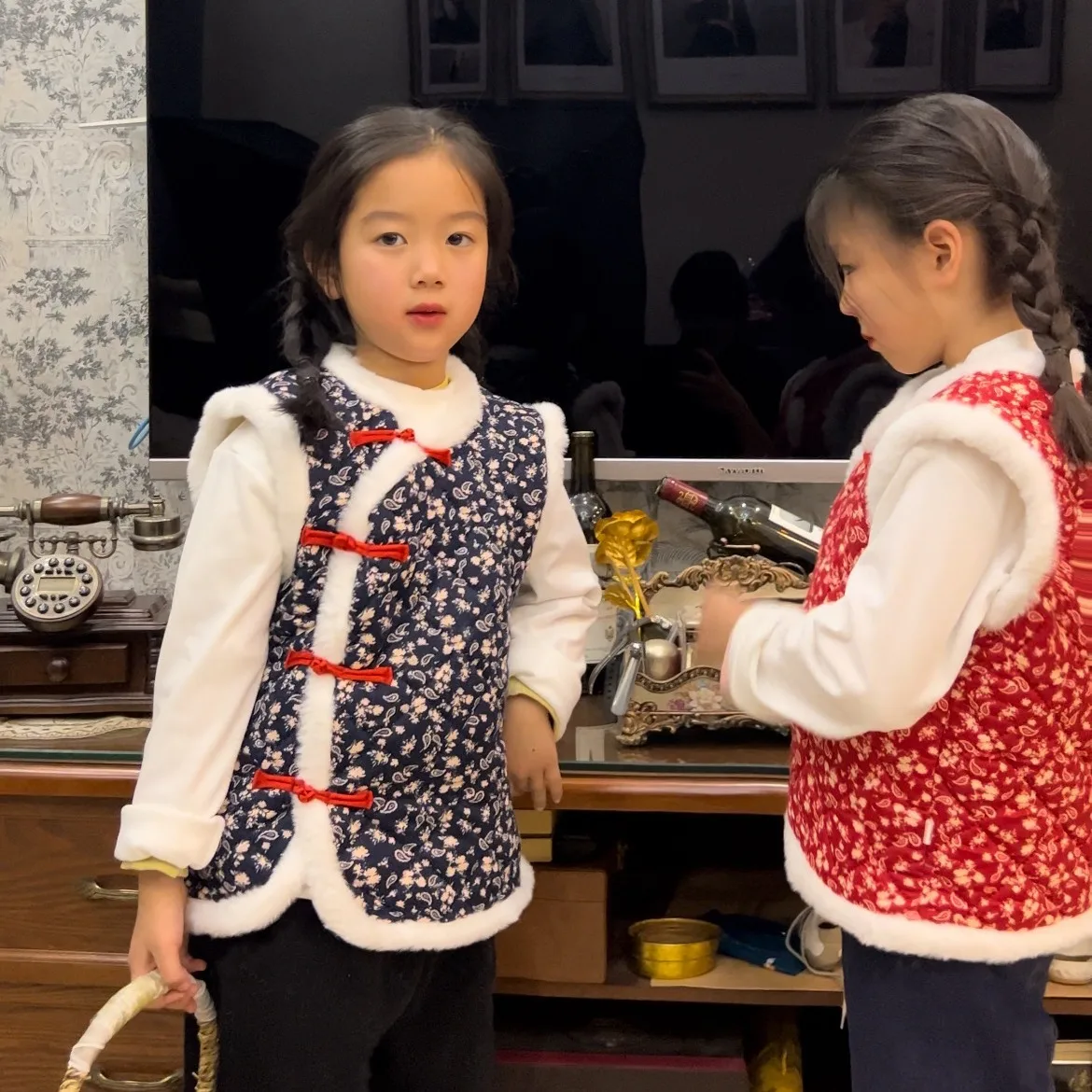 New cotton Guofeng vest 2025 winter New Year dress girl baby national wind plus fleece thickened net red vest