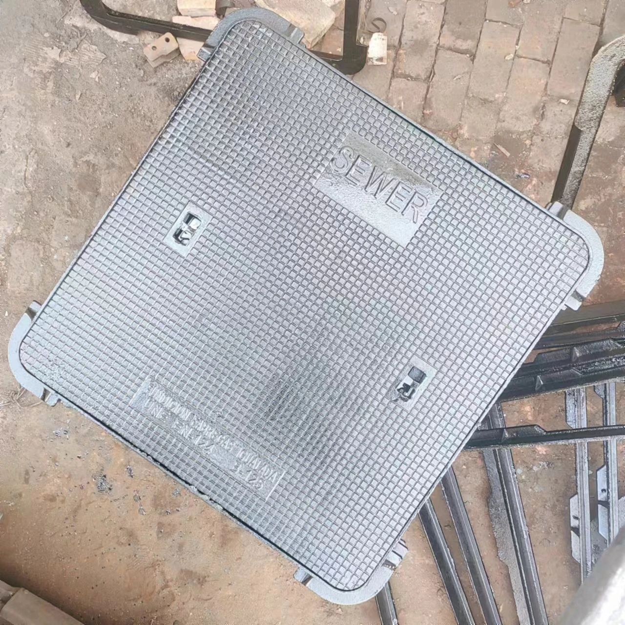 Ductile Cast Iron Square Manhole Cover/spheroidal graphite cast iron Manhole/Nodular Cast Iron Manhole Cover
