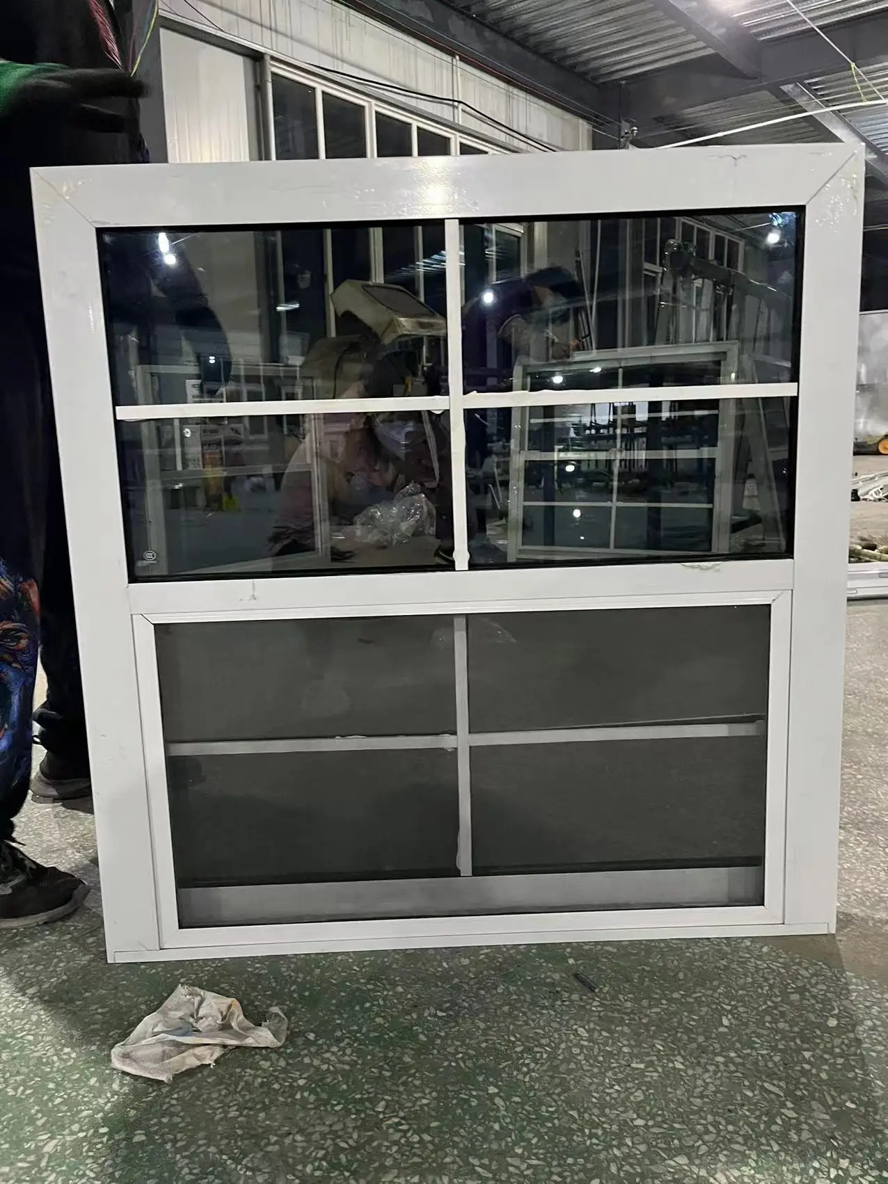 С крышкой вверх/вниз раздвижные оптом изготовленные на заказ Алюминиевые вертикальные окна створки одно двойное подвесное окно для умного дома