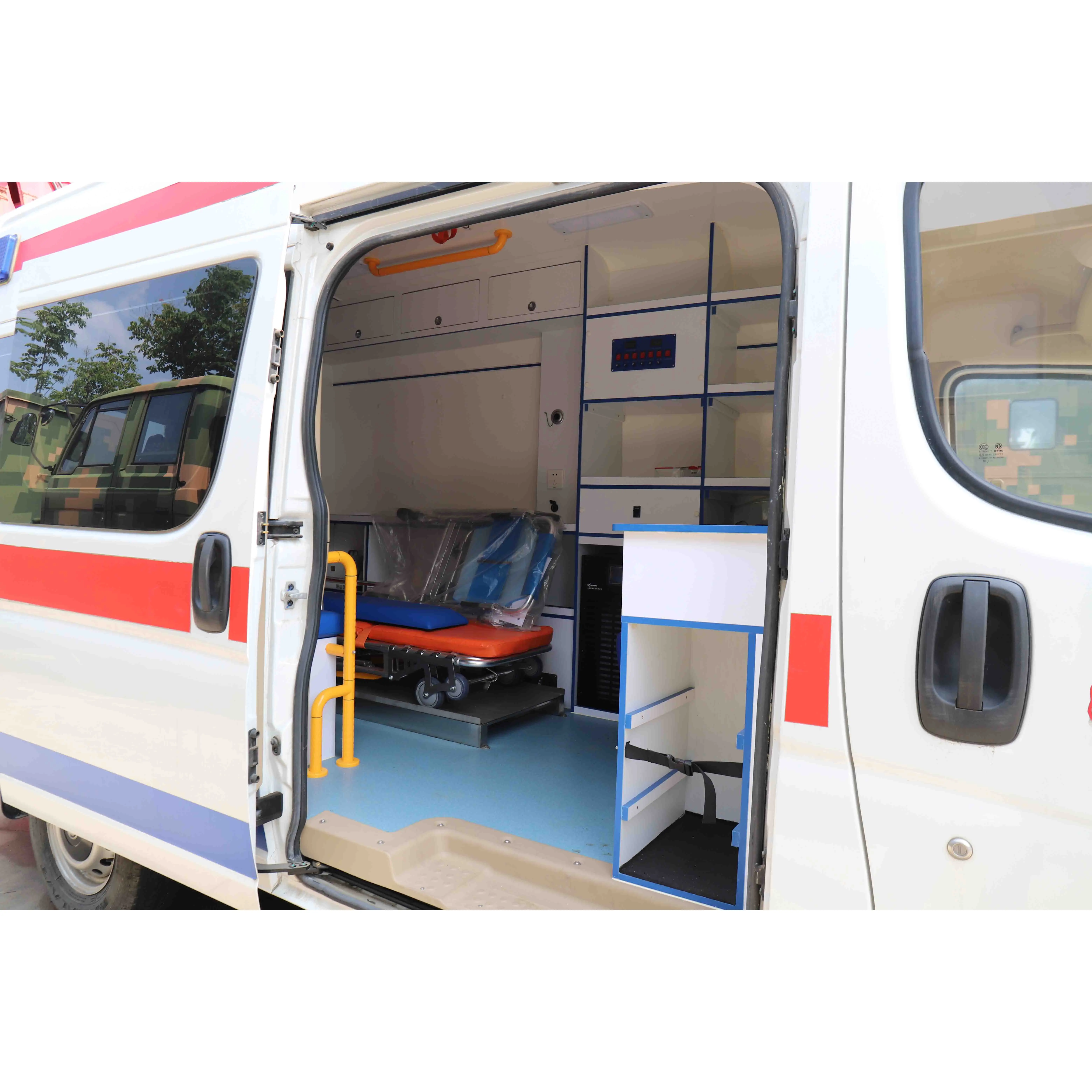Negative Pressure Medical Ambulance Hospital Disability Transfer Vehicle 4X2 Mobile Clinic Vehicle with Insolation Chamber