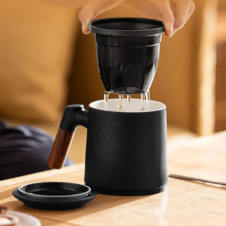 Custom Logo Ceramic Tea Cup Glazed Ceramic Mug with Wood Handle and Tea Strainer