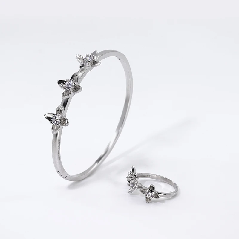 2022 Custom Trendy High Quality Brass Diamond Flower Bangle Bracelet Set For Women