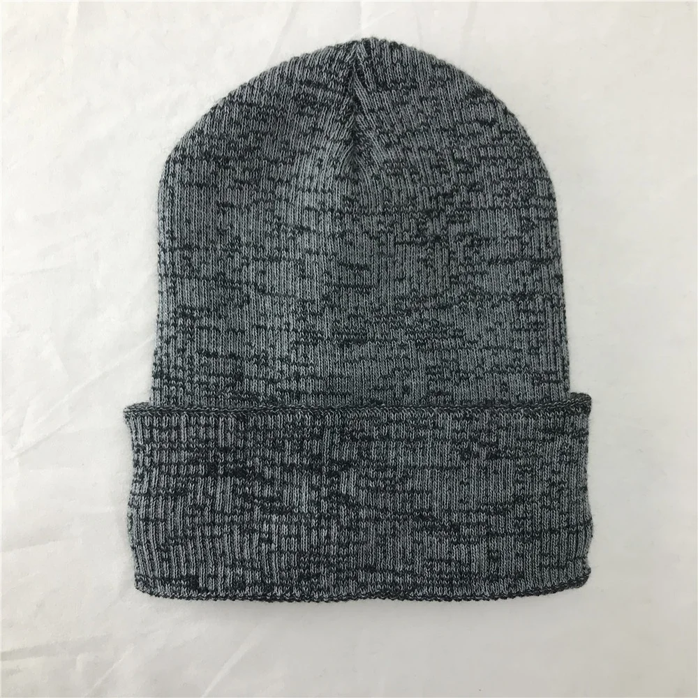 Fine needle knitted beanie with 3M thinsulate insulation / isolant lining keep warm windproof hat