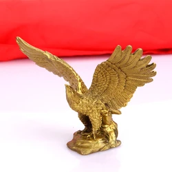Custom design falcon trophy eagle trophy ornaments flying eagle trophy office ornaments for souvenirs