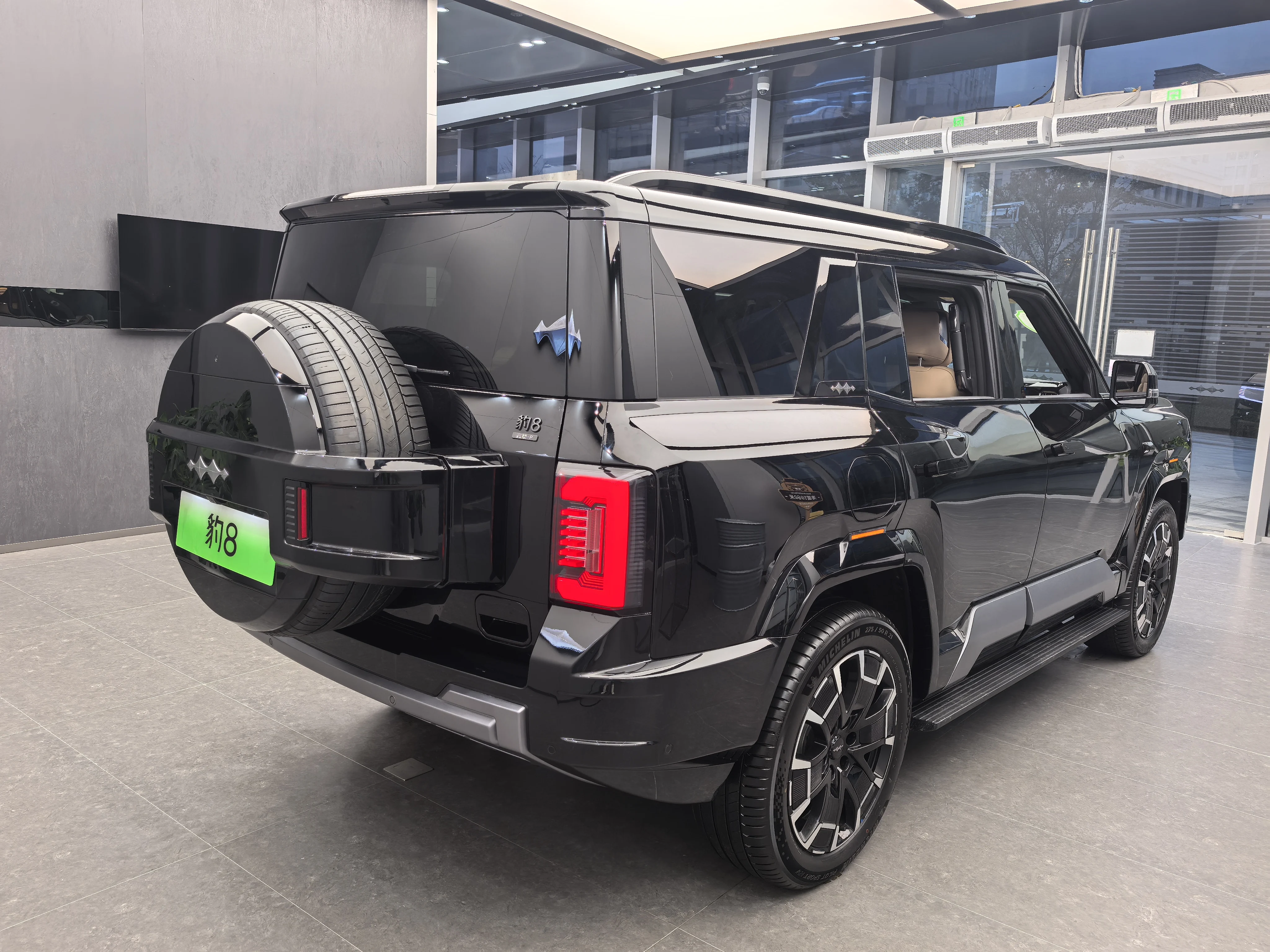 2025 Leopard 8 flagship Edition 7 or 6 seats PHEV car BYD SUV car 21 wells with tow hook