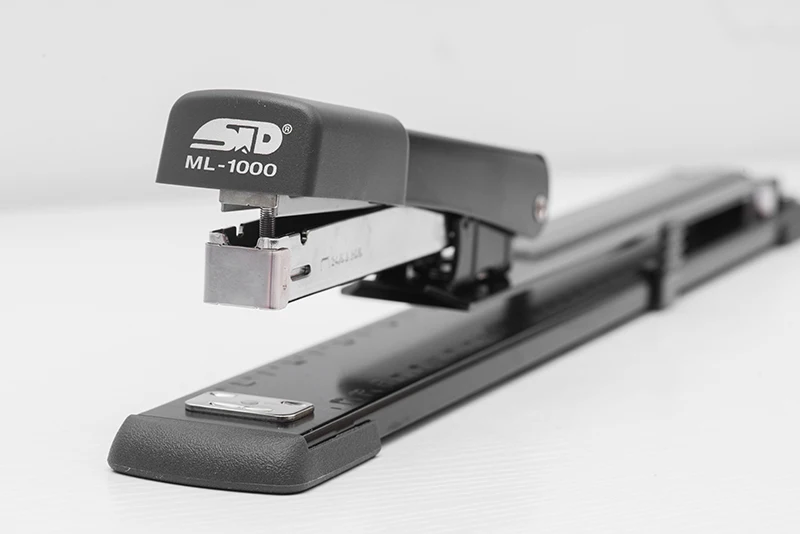 ML-1000 Black 24/6 1/4 Hand 25 Sheet Capacity Heavy Duty Book Magazine Binding Stapler Center Stapling Long Arm Reach Stapler