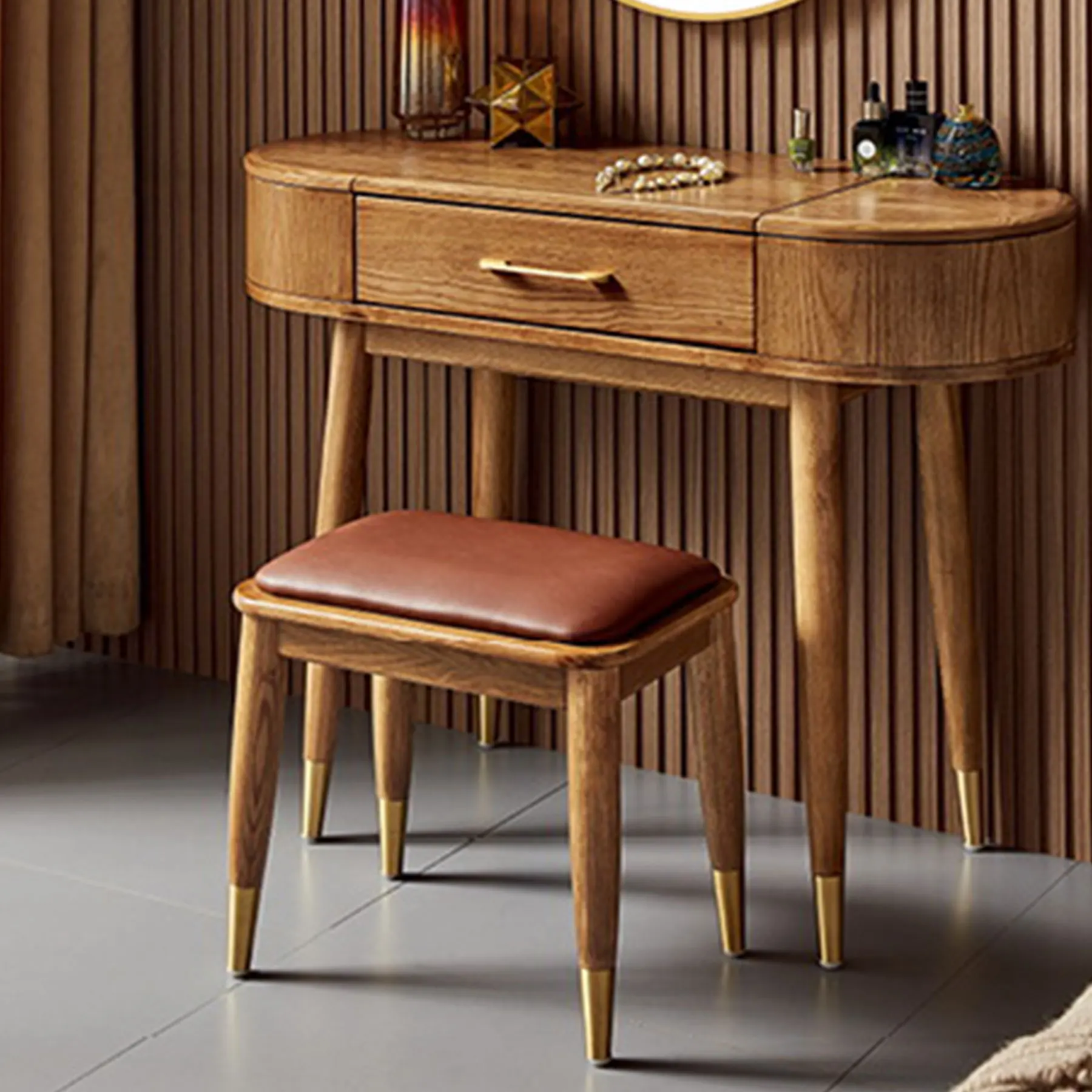 A new Nordic solid wood dressing stool for girls in