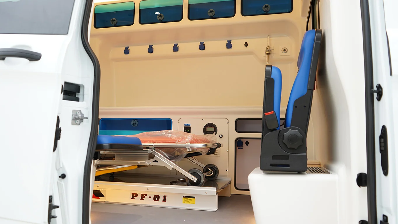 New Ambulance Car Transit V362 Monitoring First Aid ABS Interior Professional Manufacture Medical Ambulance Vehicle