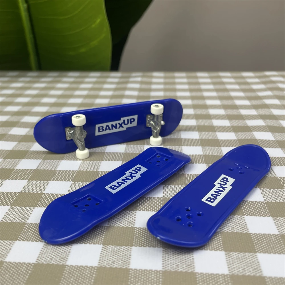 OEM ODM Custom Brasil Grey 26mm Metal Die Cast Stand Fingerboards Finger Skateboard With Keychain