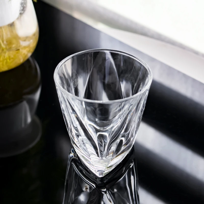 Factory wholesale triangle bottom wine cup 270ml crystal whiskey glass