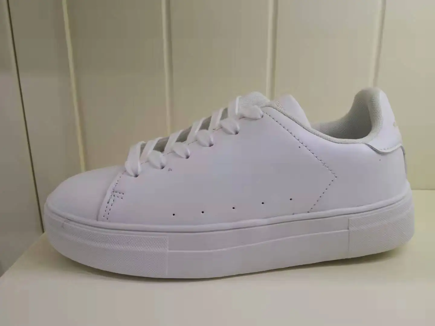 Wholesale China Factory Summer Lace-Up Custom Casual White Canvas Shoes Chunky PU Casual Shoes