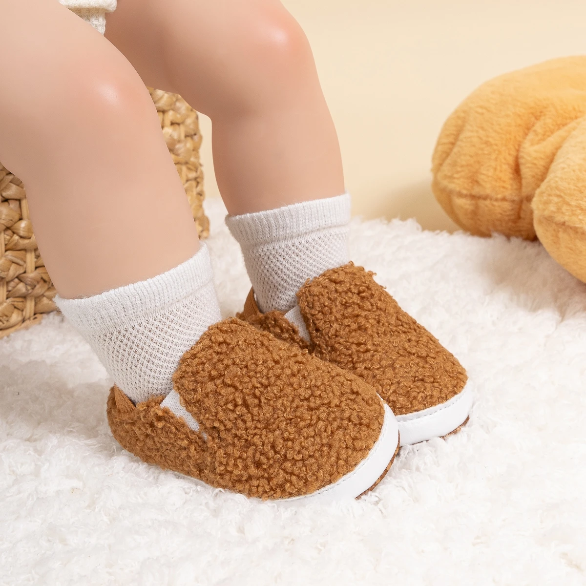 Customize Baby Faux Fur Fleece Slippers Design Non-Slip Warm Baby Shoes Crib Shoes