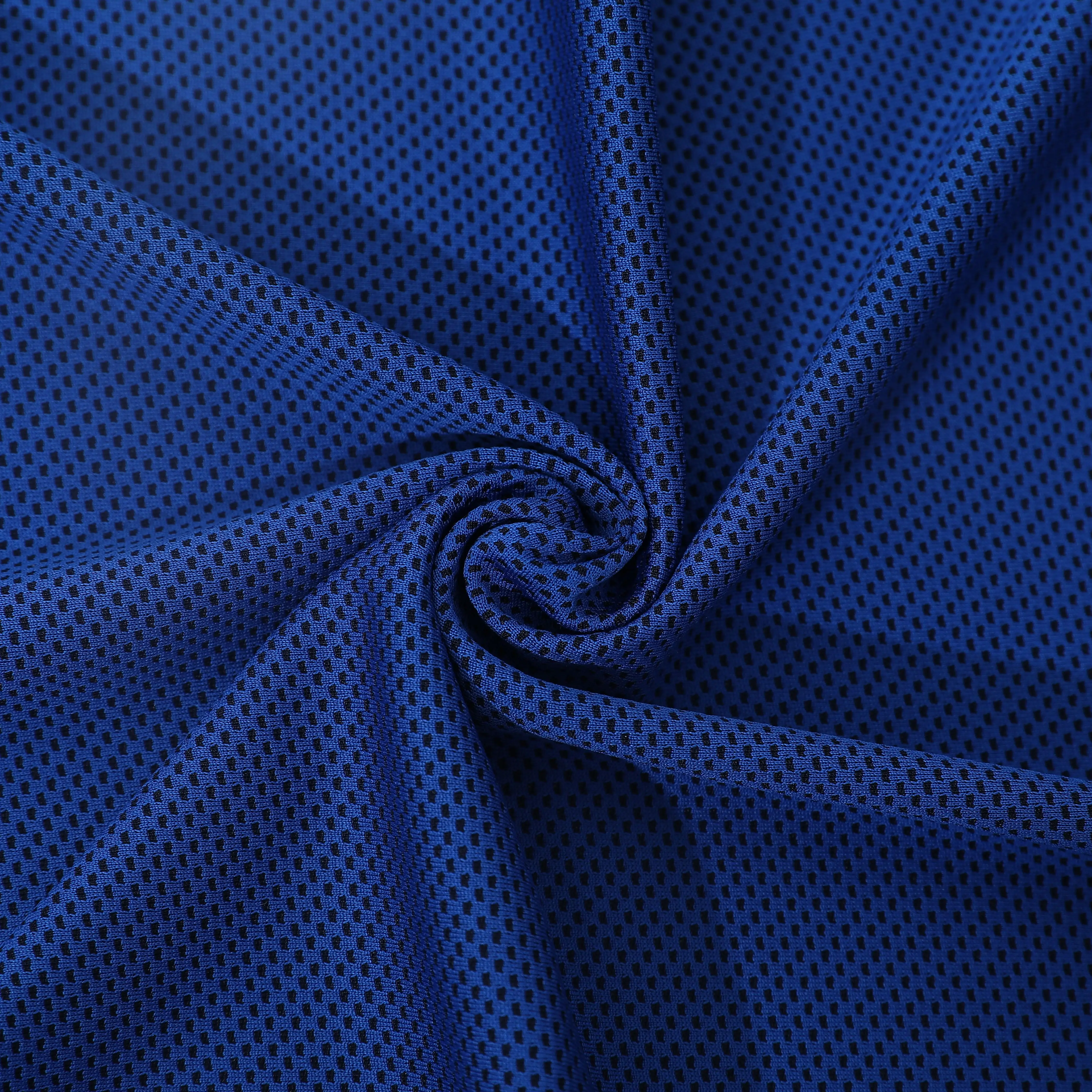 Освежающее спортивное полотенце из микрофибры