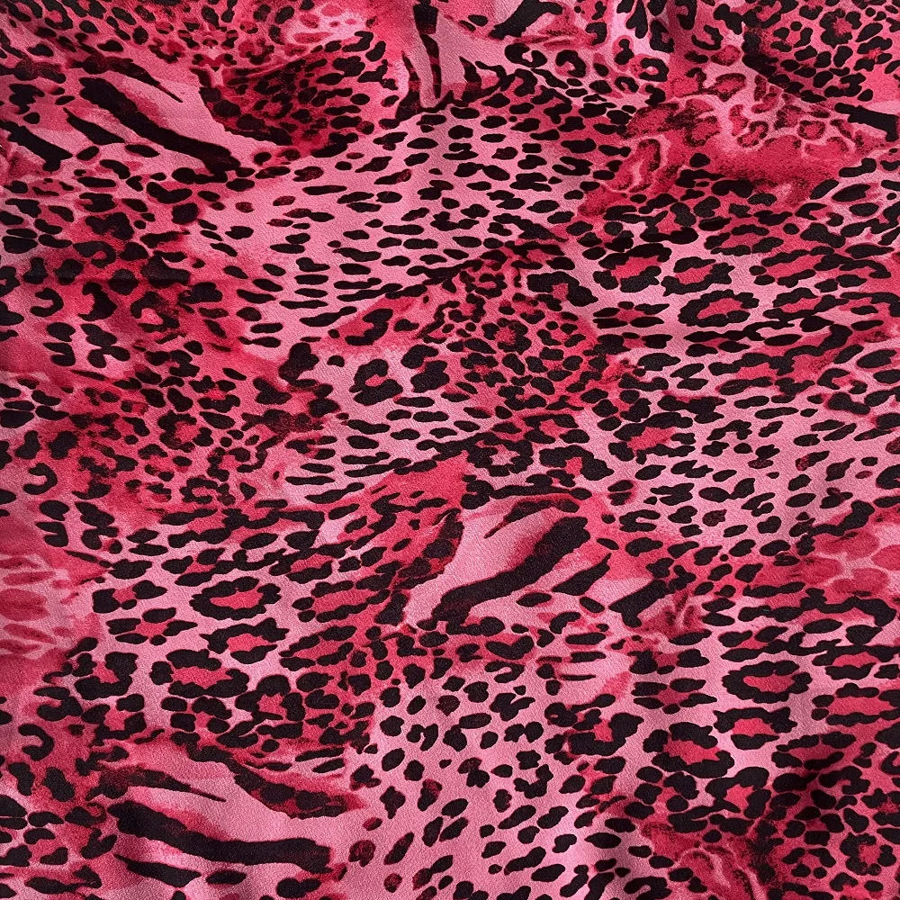 Popular Tropical Animal Leopard Printed 100% Polyester Stretch Stain Fabric For Making Sleepwear Dress Cloth