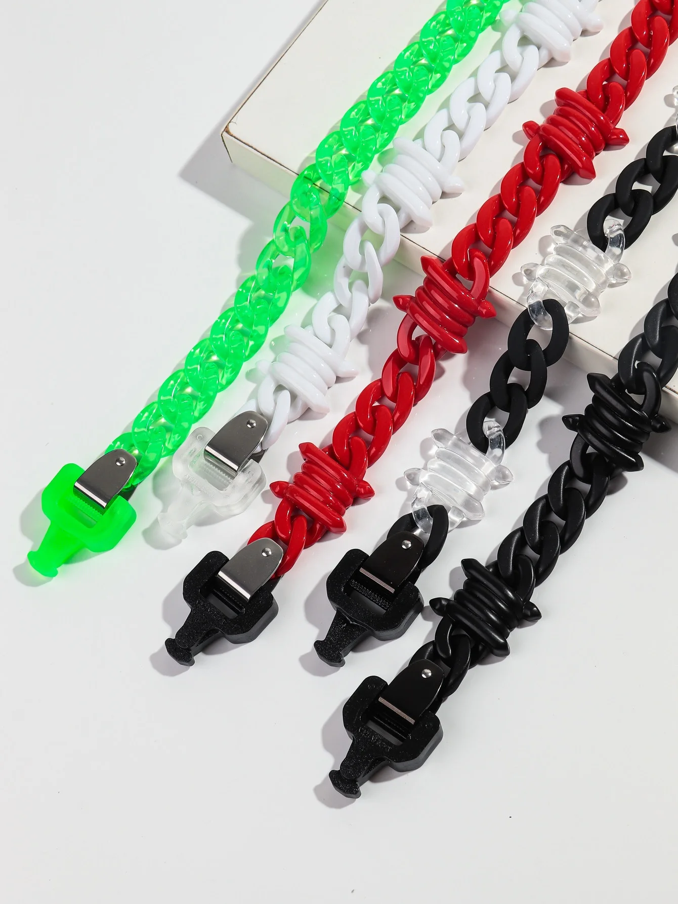 Hiphop 2024 Fashion Personality Nightclub Jewelry Choker Colorful Buckle Resin Thorn Chain Acrylic Necklace for Men and Women