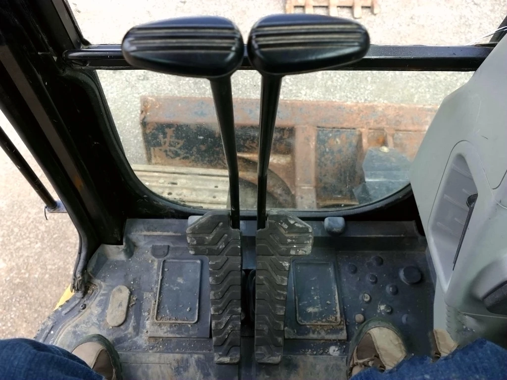 Used Caterpillar CAT 308d Excavator / Cat excavator 305 306 307 308 mini caterpillar excavator for sale