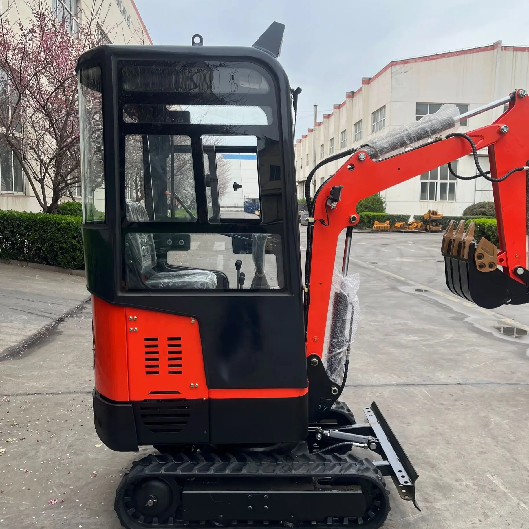 Cheap Price Household Micro Small Digger 1 ton 1.2 ton 2 ton Hydraulic Crawler Mini Excavator For Sale meet CE/EPA/EURO 5