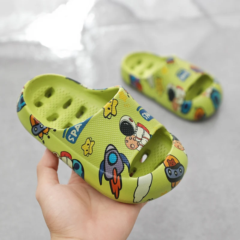 New Style Wholesale Retail Resale Unisex Bathing Sandals Children Home Hotel Hollow Leaky Kids Bathroom slippers