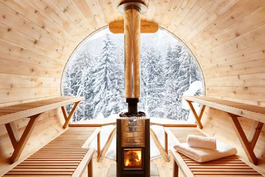 Wholesale Customizable 6-Person Red Cedar Home Sauna Steam Room Modern Design Solid Wood Barrel Sauna for Outdoor Use
