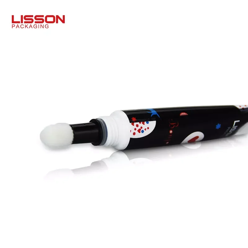 Lip Gloss Plastic Tube Cosmetic Empty  8ml OEM Logo Surface Inside Cap flocking applicator