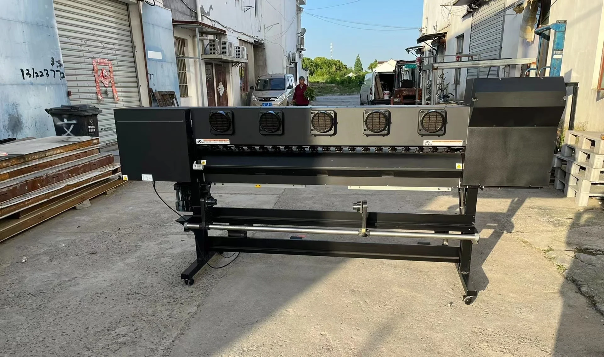 Mimaki JV300 printer for fade resistant outdoor images crisp high impact durable print