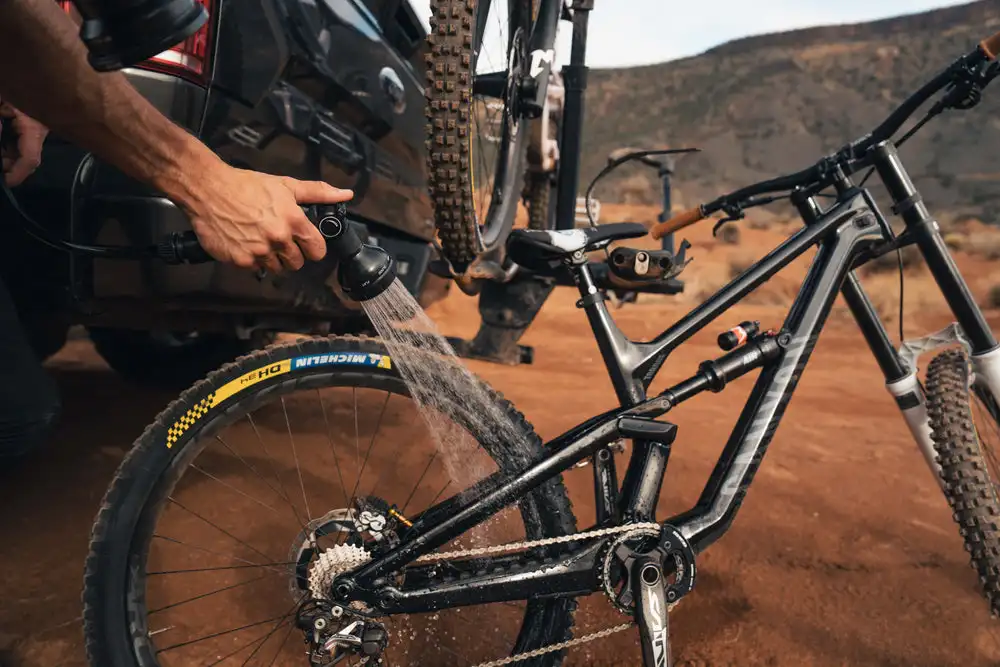 Pressure Outdoor Water Storage Tank18L Water Tank For Camping Shower Water Tank For Car Roof Rack Road Shower