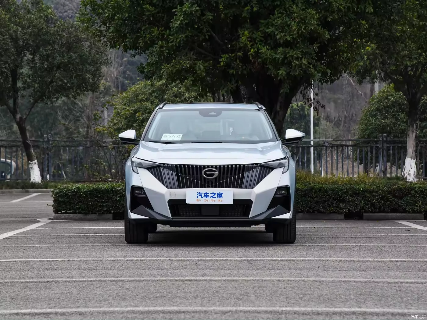 Дешевые цены GAC Trumpchi GS3 китайские внедорожники бензиновые автомобили 5-местные новые