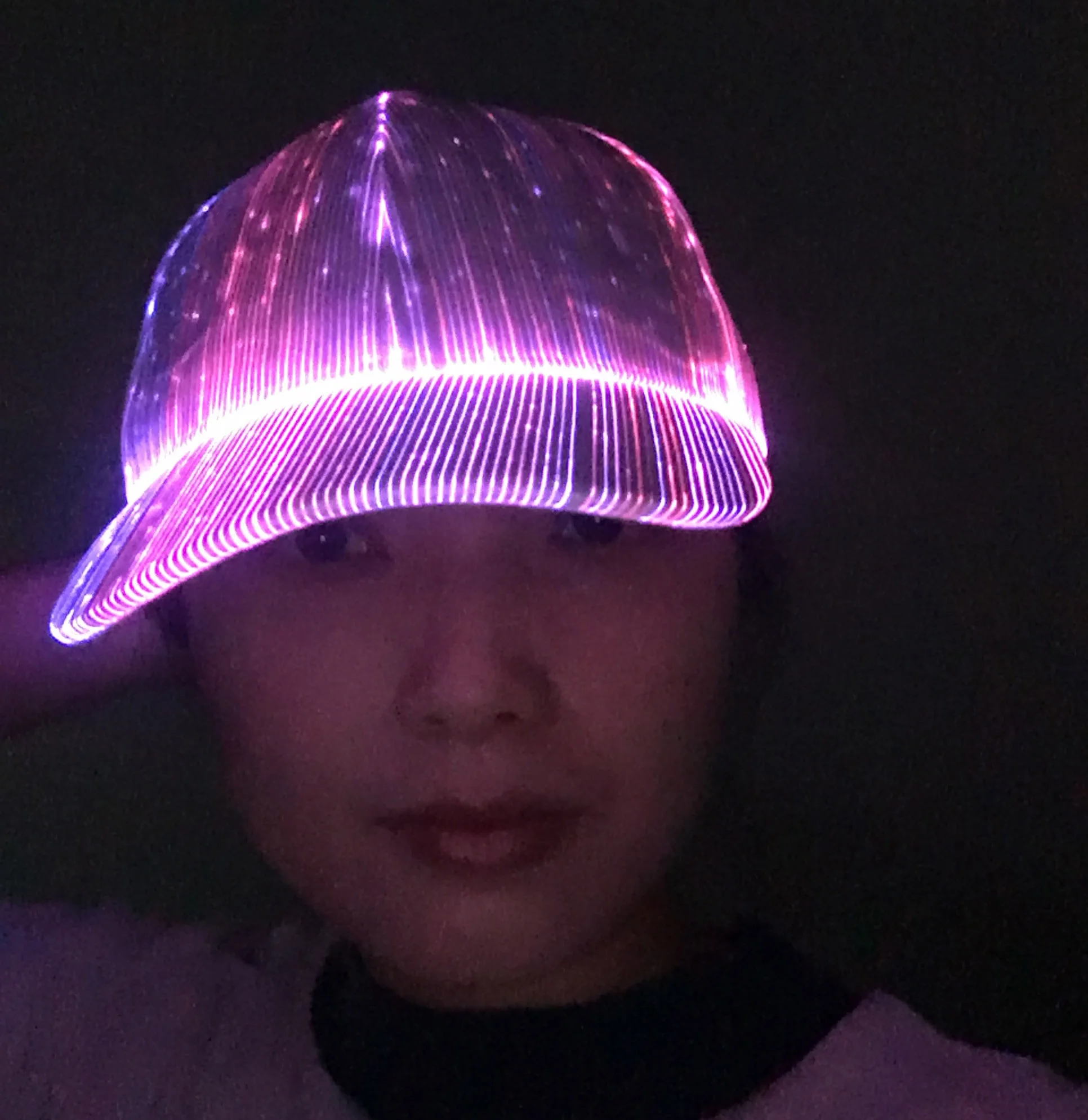 LINLI Светящиеся в темноте вечеринок 7 видов цветов со светящимся светодиодным бейсболка светодиодный волоконно-оптический шляпы для мужчин и женщин мужский Простый