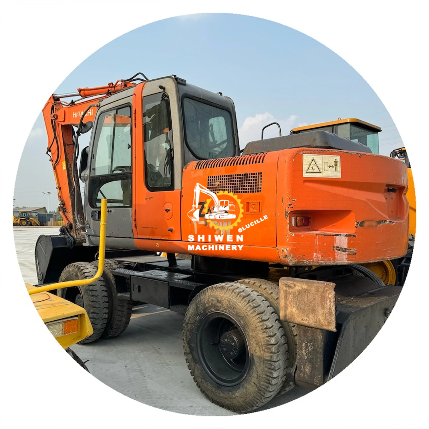 Used wheel excavator Hitachi 130W high quality low price from Japan Original in good condition building machinery on hot sale