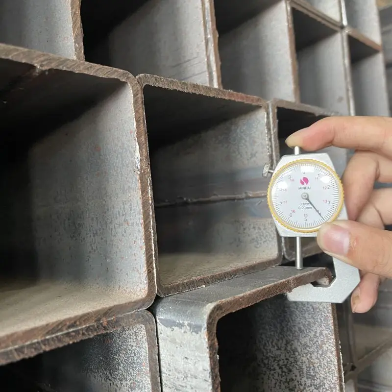 tubo rettangolare zincato Welded Ms Erw Black Iron Hollow Section Rectangular Square Steel Pipe tube 200x200 Galvanized