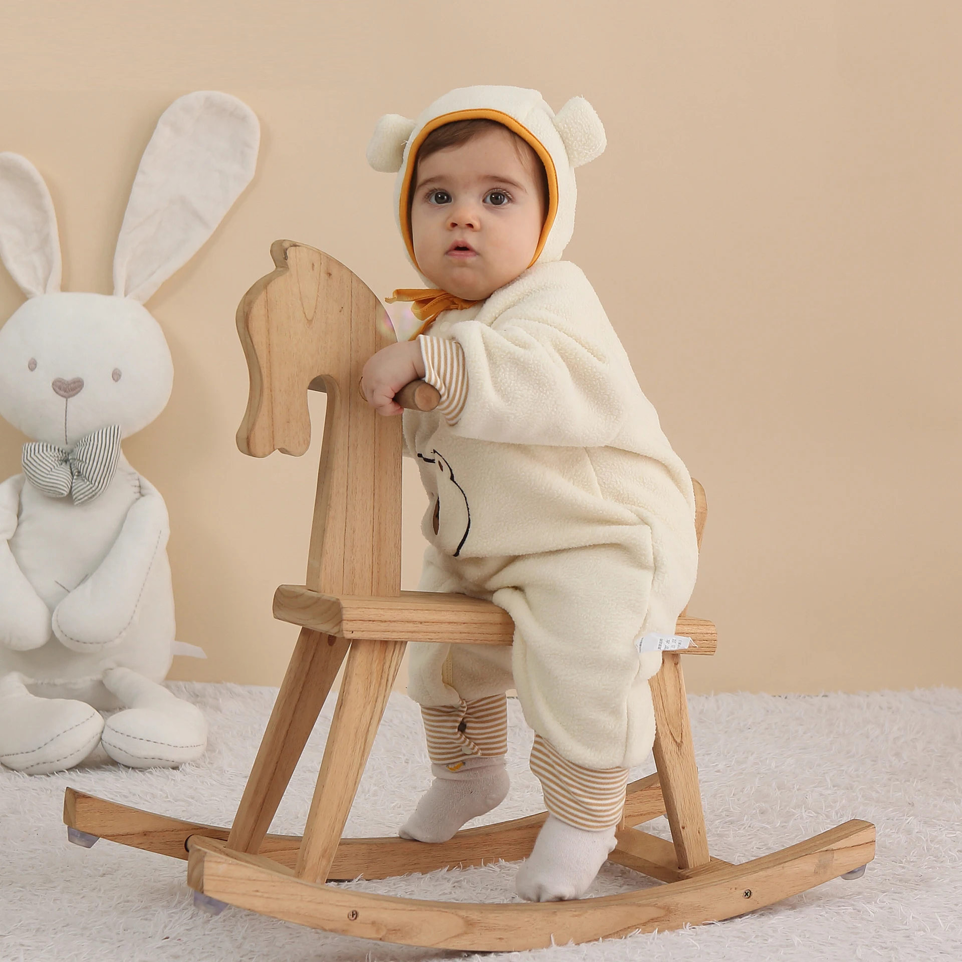 Autumn and winter Newborn Baby clothes shaking grain velvet bear baby jumpsuit newborn warm baby rompers