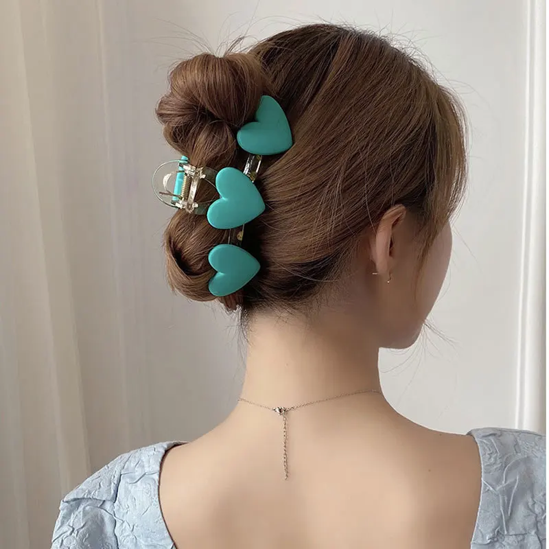 Oem Wholesale Custom Korean Large  Hair Claws Simple Elegant Heart  Shark Hair Clip  Blue Plastic Hair Claw Clip
