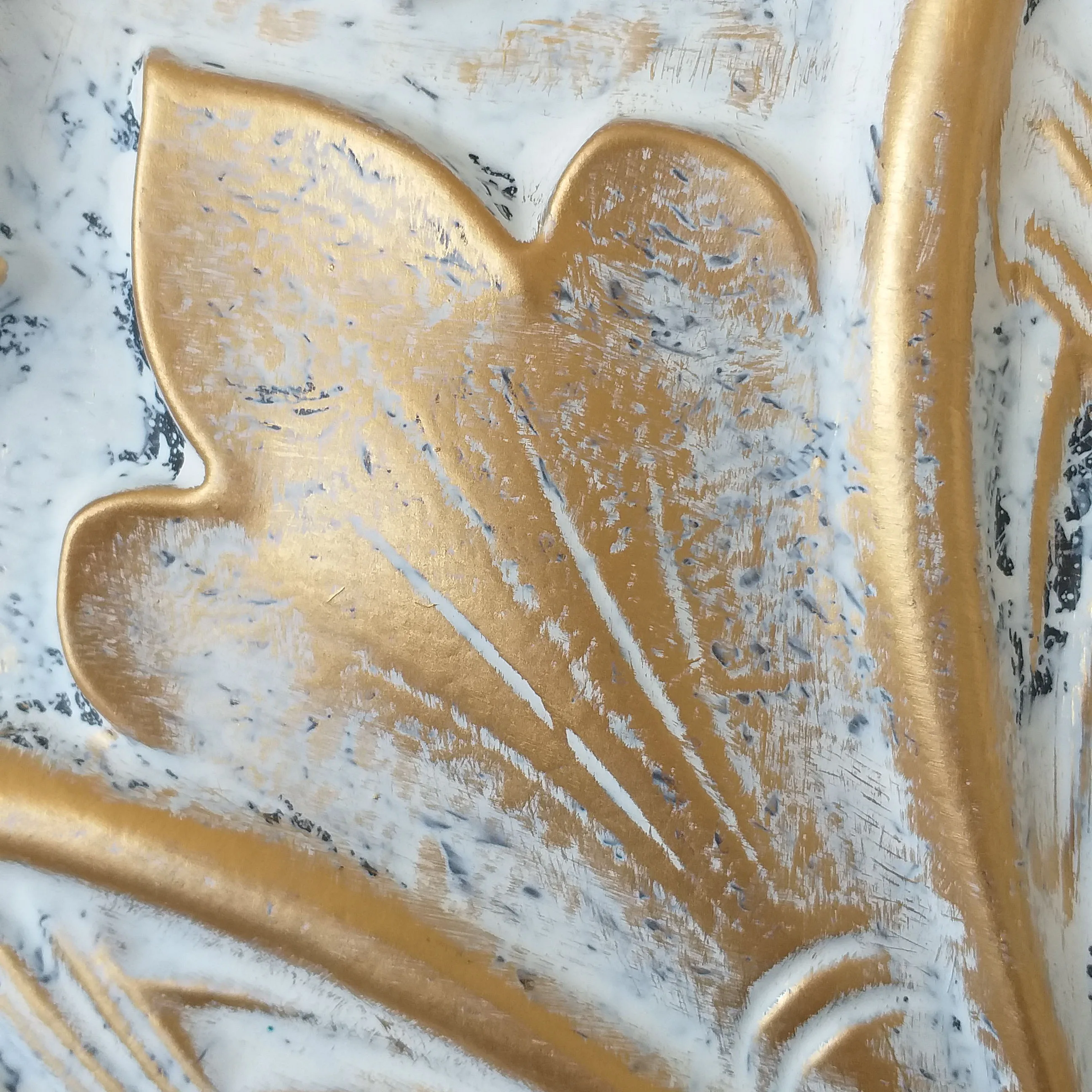 PL10 Faux tin finishes Artistic 3D embossed  aged white gold ceiling tiles