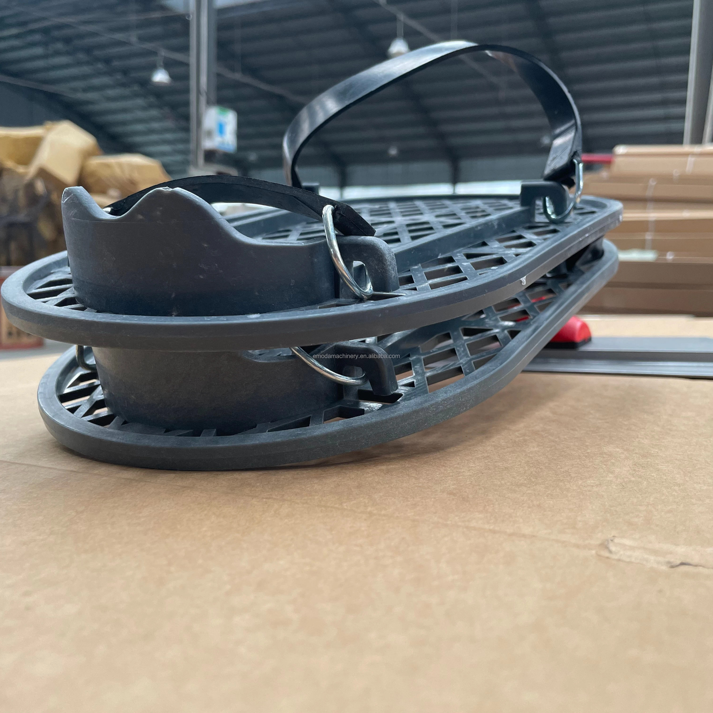 Concrete Cement Finishing Shoe Prevents Slippage and Does not Leave Prints