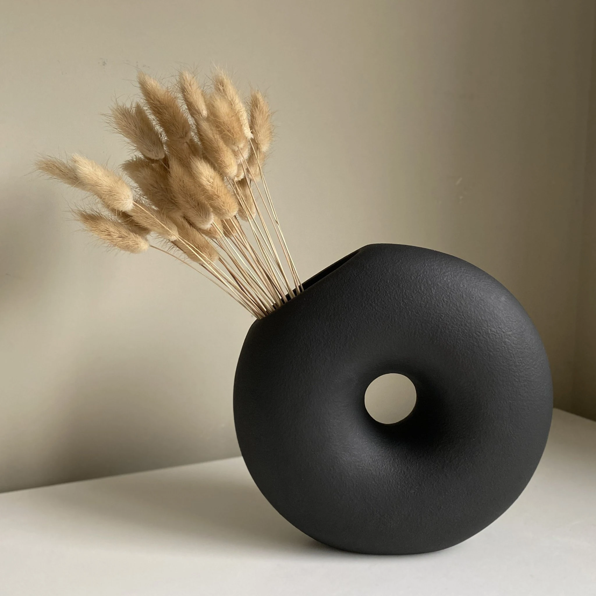 Настольные матовые черные вазы ручной работы с логотипом в скандинавском стиле детали для украшения дома керамическая ваза