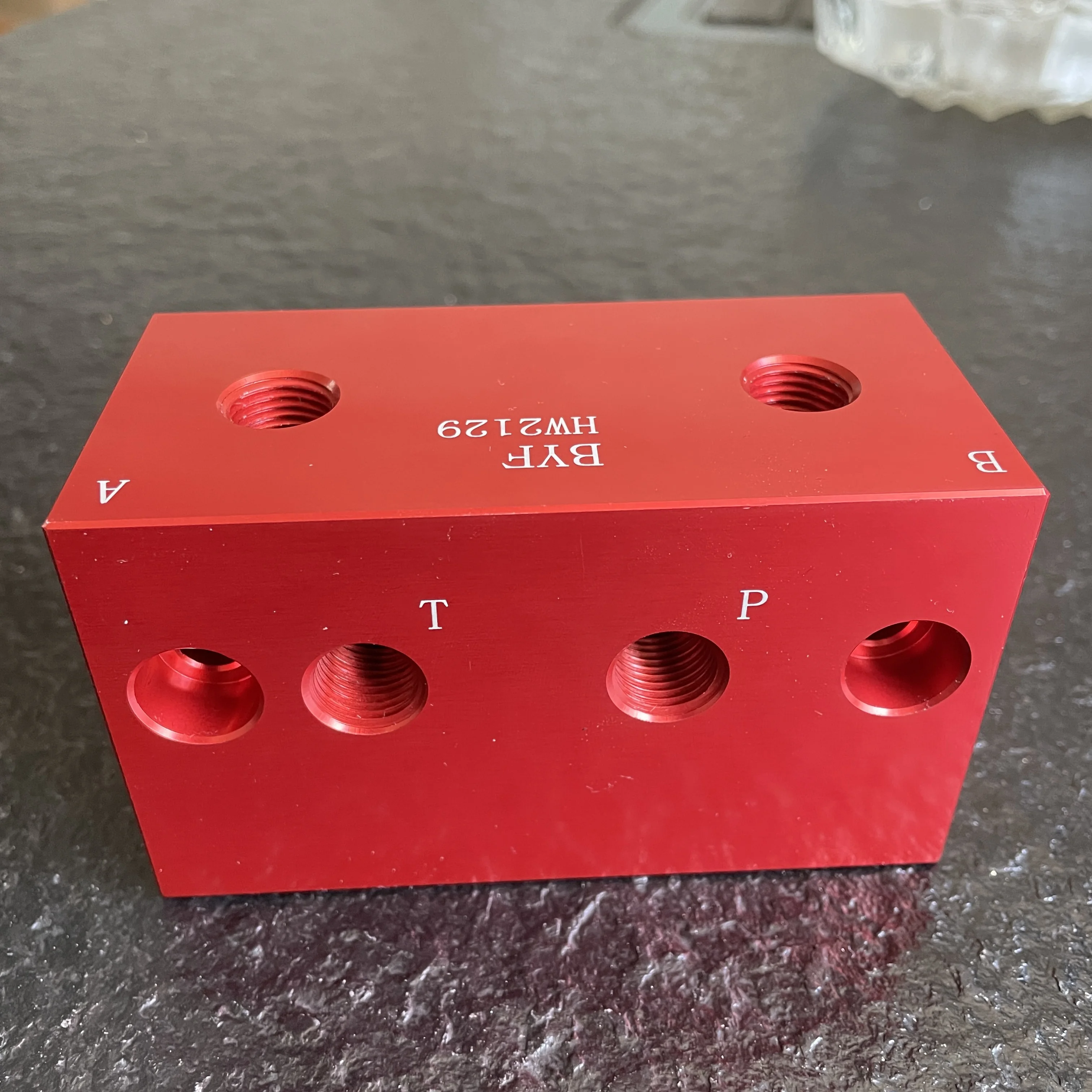 Обратный клапан с двойным цилиндром, Обработка блока клапана